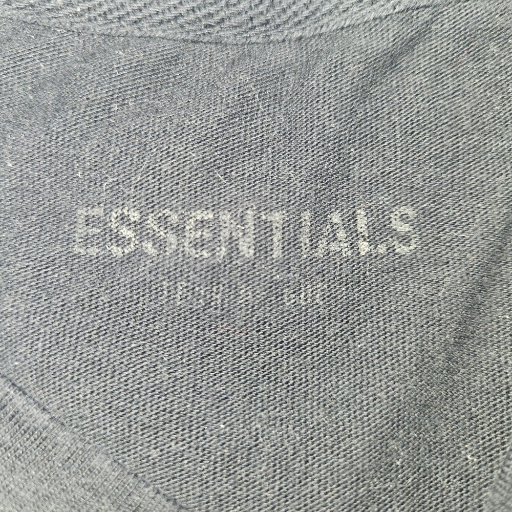 Essentials Tee - Picture 3 of 4